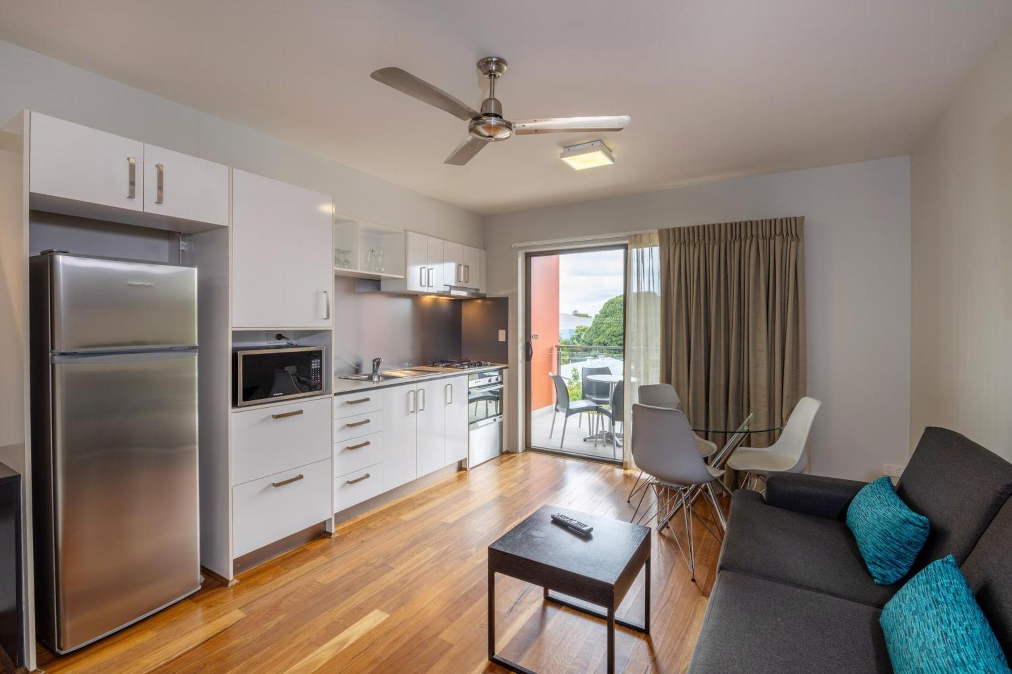 One-Bedroom Apartment Queen