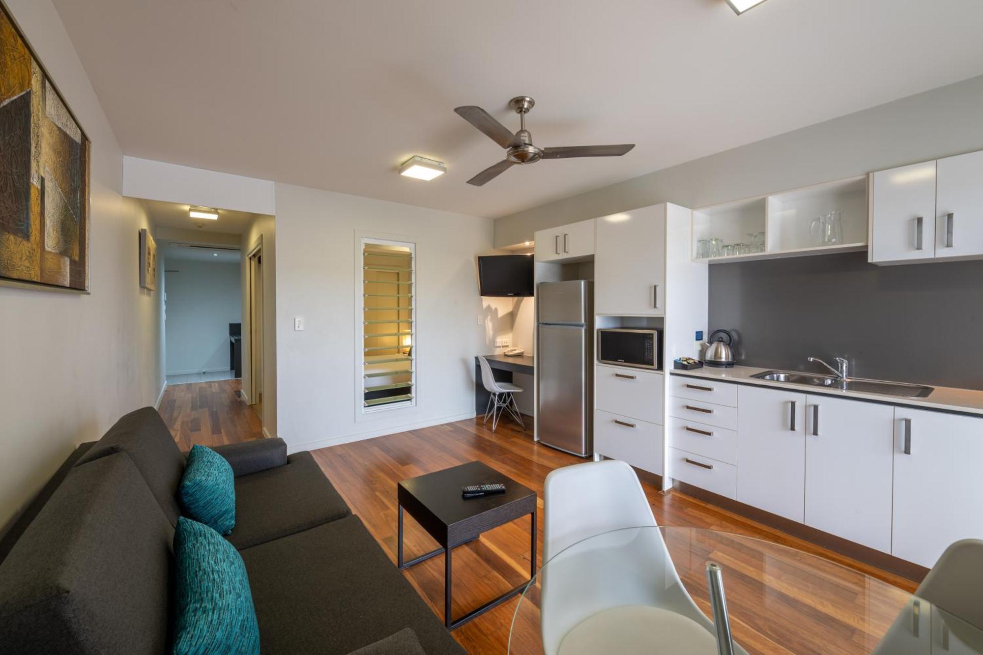 One-Bedroom Apartment Queen